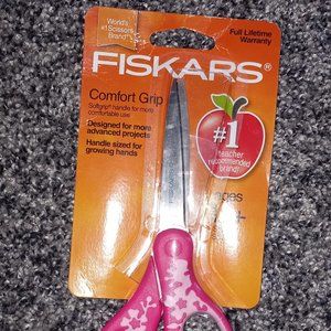 Fiskars Comfort Grip Scissors for ages 12 plus(Pink camo)